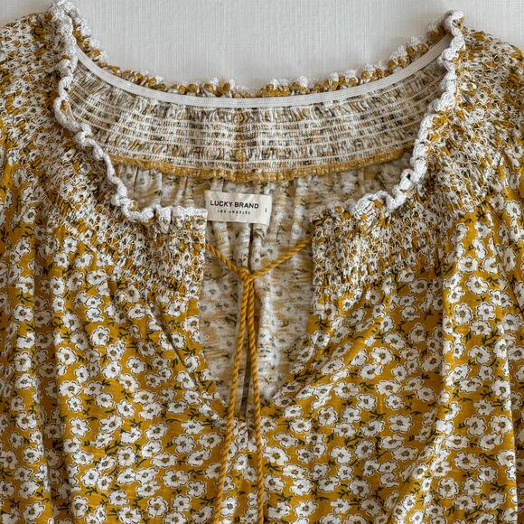 LUCKY BRAND Short Sleeve Tie Front Peasant Top Women's Sz S Yellow Ditsy Floral - Picture 6 of 15